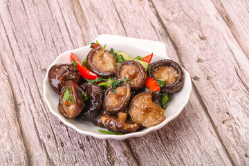 Marinated shiitake mushrooms with herbs