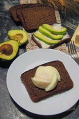 sandwich with avocado and egg