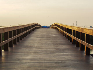 Obraz premium Jembatan kayu