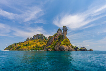 Chicken island, also known as Koh Kai, Koh Gai or Koh Hua Khwan, near Railay Bay in Krabi province in Thailand