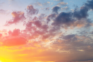 Obraz premium Sunlight and sun rays break through the clouds. Sunset time, summer mood. Beautiful vibrant evening. Relax, chill, balance concept.