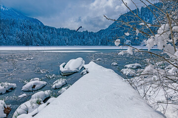 Freibergsee - Allgäu - Winter - Oberstdorf - Schanze - Boot - Steg - Schnee
