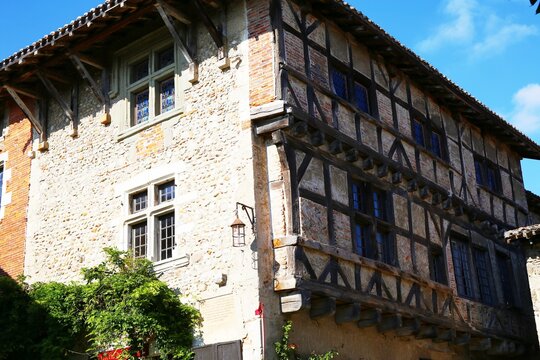 houses in the old town of Perouges