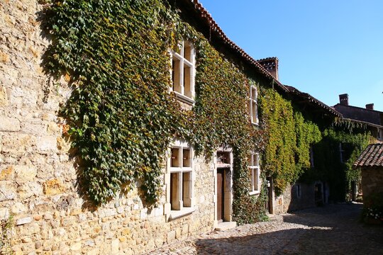 old house in the village of Perouges