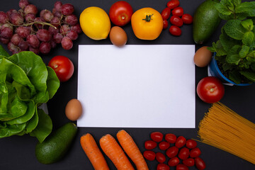 Flat lay, mockup, biała kartka z miejscem na tekst otoczona warzywami i owocami, zdrowa dieta i odżywianie - obrazy, fototapety, plakaty