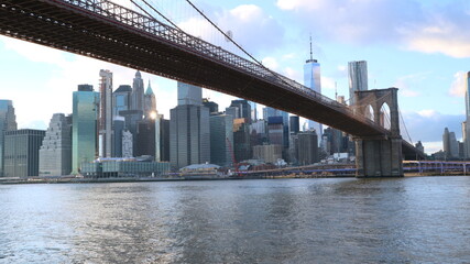 Fototapeta na wymiar new york city bridge and city skyline
