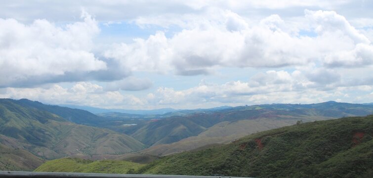 Las monta&ntilde;as del Valle