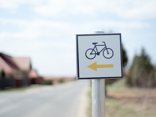 znacznik trasy rowerowej, szlak żółty 