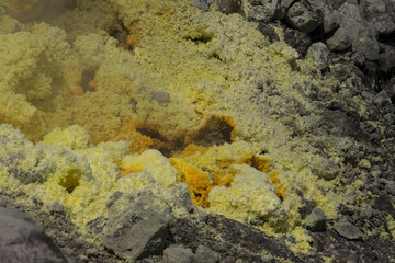 dépôt de souffre sur le volcan Vulcano