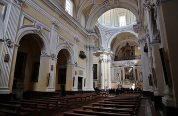 Napoli - Interno della Basilica di San Severo Fuori le Mura