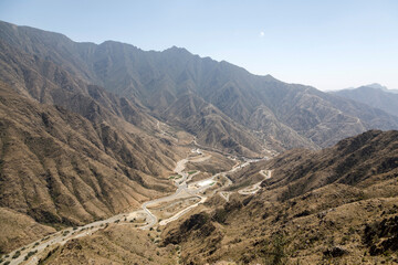 Steep, winding road to the high plateau of Abha in the southeast of Saudi Arabia - 427613238