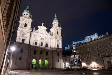 Salzburger Dom bei Nacht
