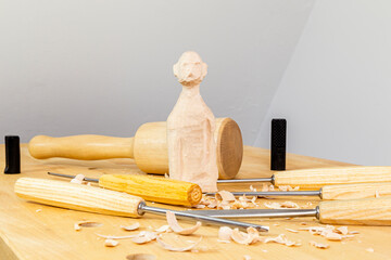  wooden sculpting