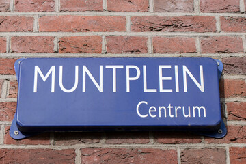 Fototapeta na wymiar Street Sign Muntplein At Amsterdam The Netherlands 24-2-2021