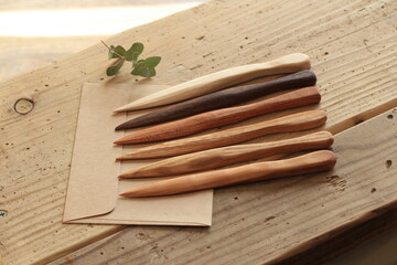 木の手作りペーパーナイフ