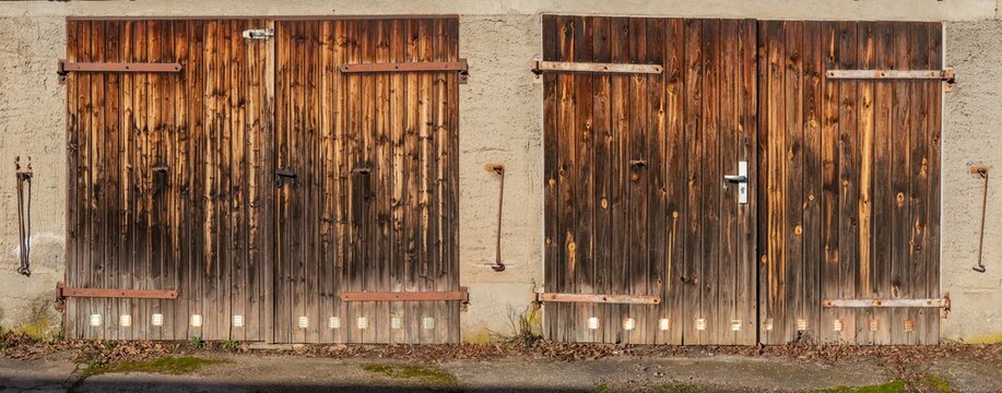 altes Tor Einfahrt T&uuml;r f&uuml;r DDR Doppel Garage Garagentor Werkstatt Schuppen 