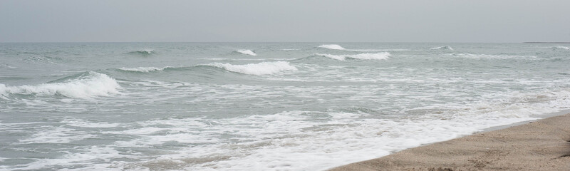 Déferlantes sur une plage