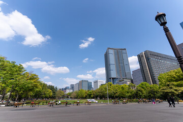 青空とビル