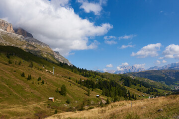 Fototapeta na wymiar Auf dem Passo di Falzarego zwischen Cortina d’Ampezzo und Malga Castello