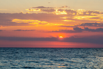 Fototapeta premium Horizon on the sea at sunset.