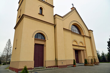 A general view of the neoclassical Catholic church of St. of Saint Anthony of Padua in the town of Gąski in Masuria in Poland © Jacek Sakowicz