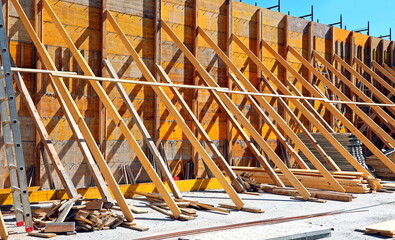 construction site and construction of a large retaining wall