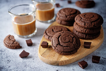 Chocolate cookies with chocolate slices