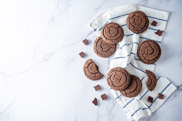 Chocolate cookies with chocolate slices
