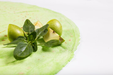 Green lavash with apples and spinach.