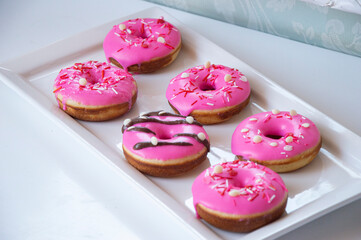 DONAS DONUTS - GOES