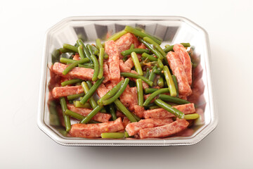 牛肉やわらか炒め用　にんにくの芽