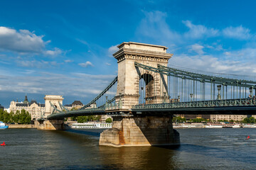 Széchenyi-kettingbrug over de Donau in Boedapest