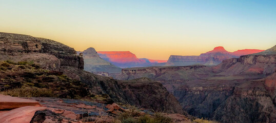 Fototapeta na wymiar Grand Canyon sunrise, South Kaibab Trail