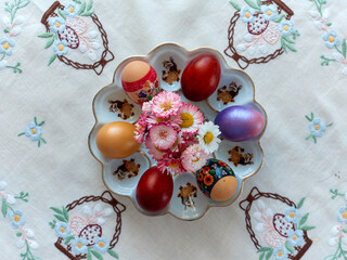 kolorowe pisanki na święto wielkanocne  © Siergiej