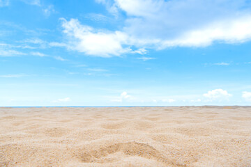 Fototapeta na wymiar white sand and beautiful tropical beach.