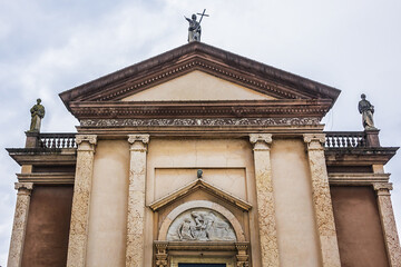 Obraz premium View of the San Martino church (Chiesa Parrocchiale di San Martino Vescovo) from the square of Ferdinando di Savoia. Peschiera del Garda - town and commune in province of Verona, Italy.