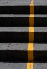 Escaleras en el monumento de la mitad del mundo de Ecuador