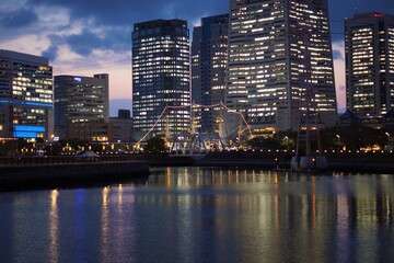 Fototapeta na wymiar 横浜みなとみらいの夜景