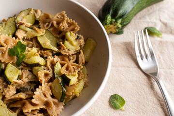 Pasta with zucchini and tuna fish