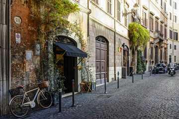 Rue paisible dans le centre historique de Rome
