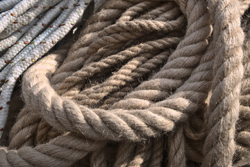 Close-up of the large brown rope knitted.