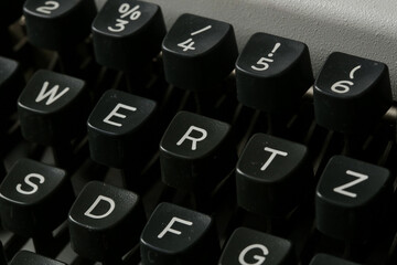 Close-up picture of a keyboard on a vintage typewriter