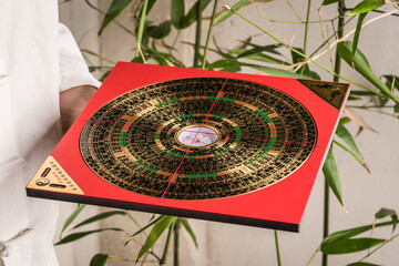 geomantic compass for feng shui