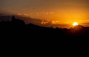 Um belíssimo pôr do sol na cidade da Campanha, Minas Gerais, Brasil