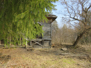 An old abandoned building on a sunny day.