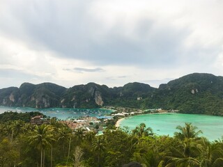 Fototapeta premium tropical island in the sea