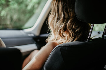 Fototapeta na wymiar woman driving a car