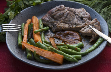 grilled chops with vegetables