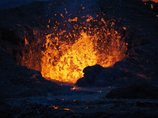 Vulkan in Island Vulkanausbruch mit Lava