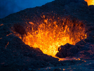 Vulkan in Island Vulkanausbruch mit Lava